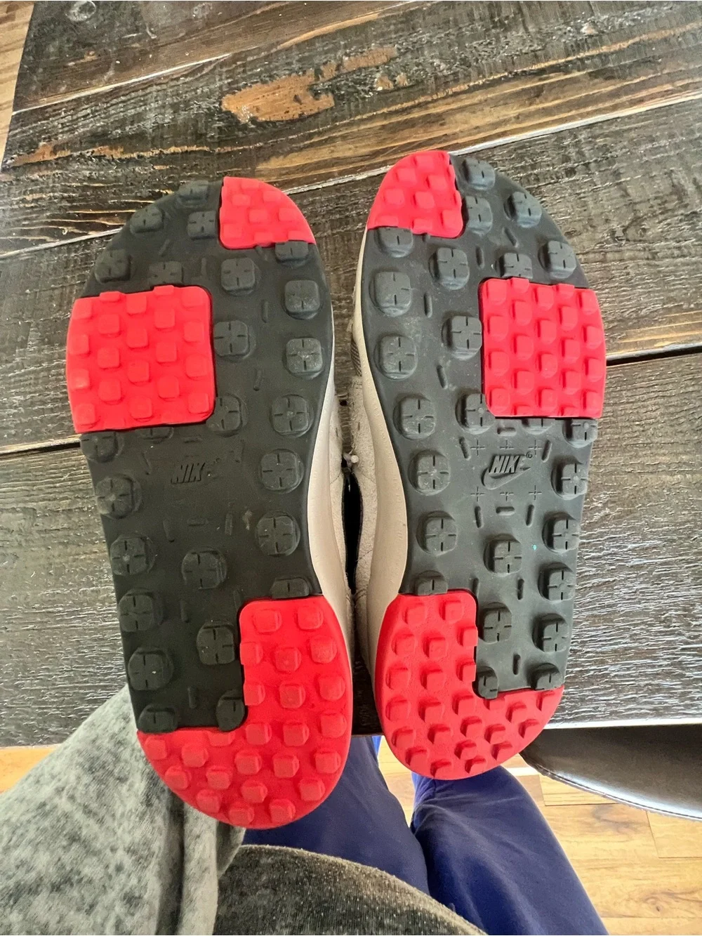 Clty Big Kids Light Gray and Black Sneakers